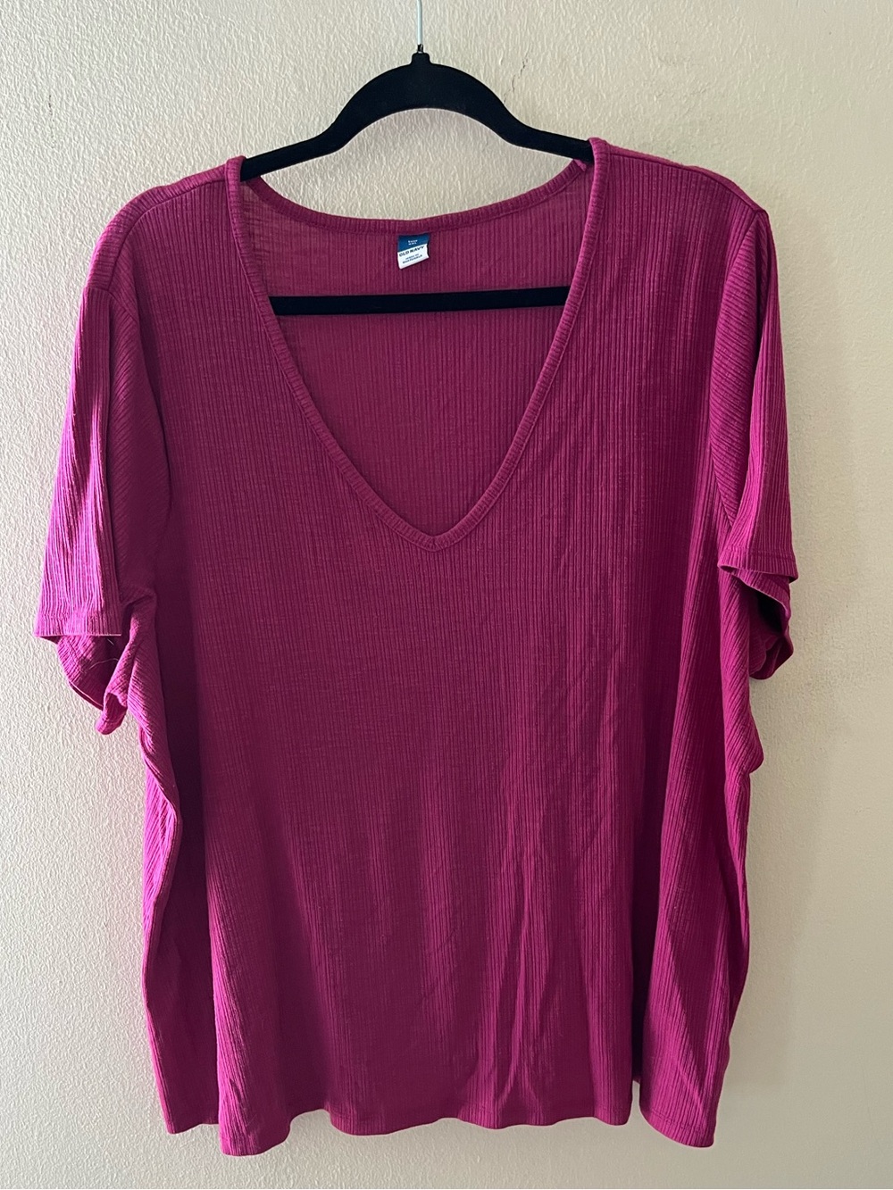 Old Navy Ribbed V-Neck Short Sleeve Top - Raspberry